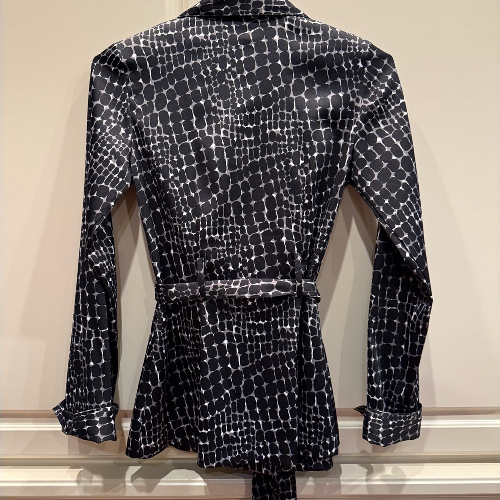 Wrapper Chic Black And White Patterned Poly Blend… - image 6